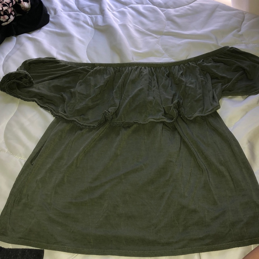 american eagle off the shoulder top